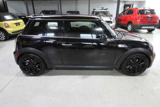 2011 Mini Cooper Hardtop S photo 3