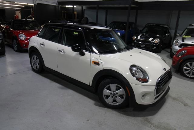 2016 MINI Cooper Base's photo