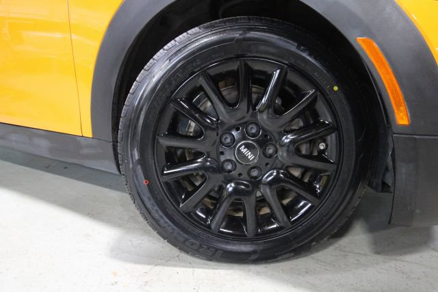 2015 Mini Cooper Hardtop 4 Door photo 2