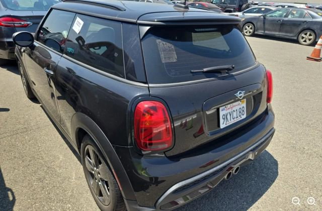 2022 Mini Cooper 2 Door Hardtop S photo 2