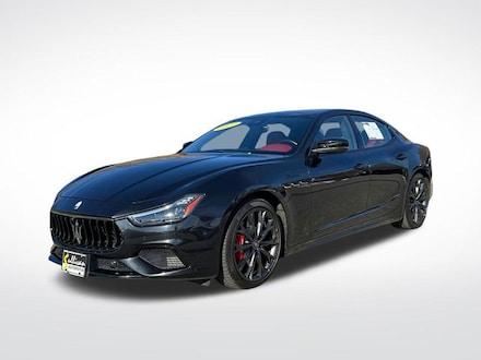 2022 Maserati Ghibli Modena Q4 Sedan