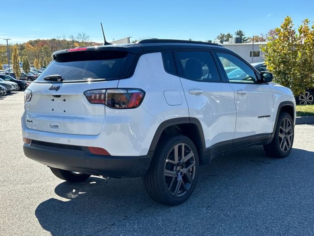 New 2026 Jeep Compass LIMITED ALTITUDE 4X4 Sport Utility