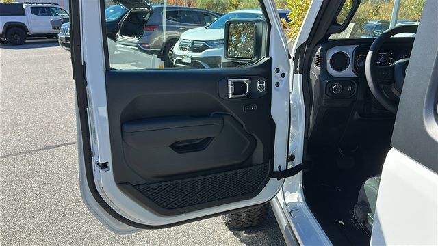 2026 Jeep Wrangler 2-Door Willys - Photo 10