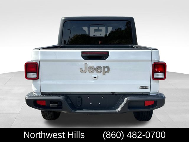 2023 Jeep Gladiator Overland photo 3