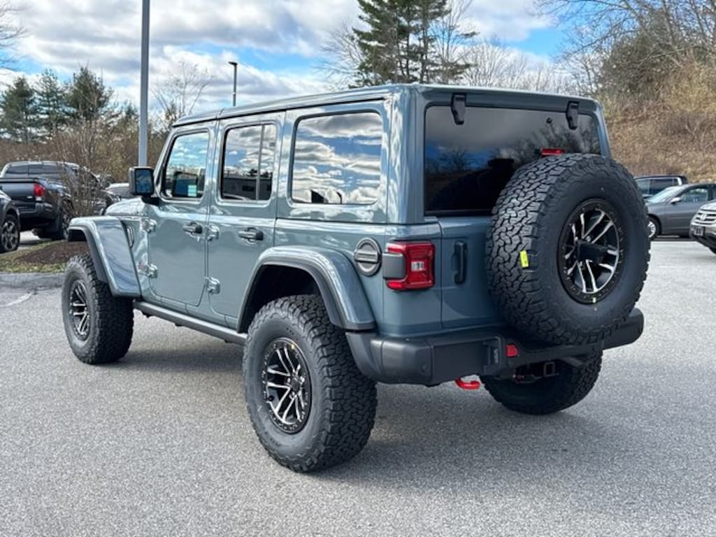 New 2026 Jeep Wrangler 4-DOOR RUBICON X Sport Utility