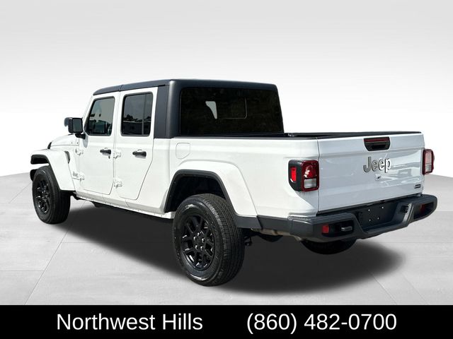 2023 Jeep Gladiator Overland photo 2