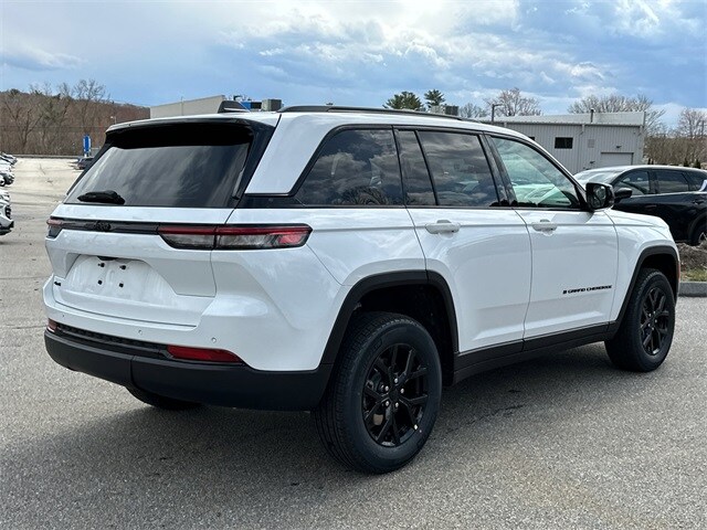 2025 Jeep Grand Cherokee Altitude photo 4