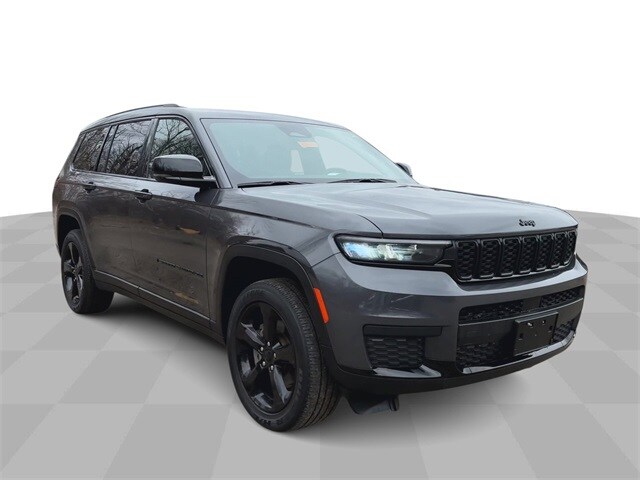 2021 Jeep Grand Cherokee Altitude photo 2