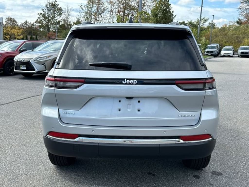 New 2025 Jeep Grand Cherokee LAREDO X 4X4 Sport Utility