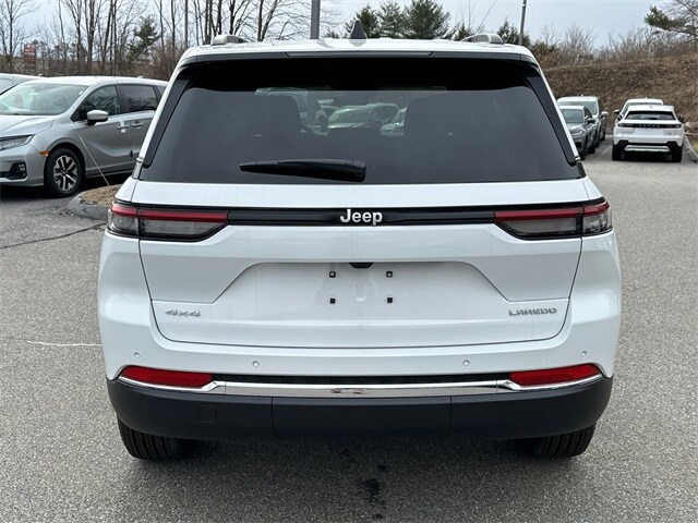 2025 Jeep Grand Cherokee Laredo photo 3