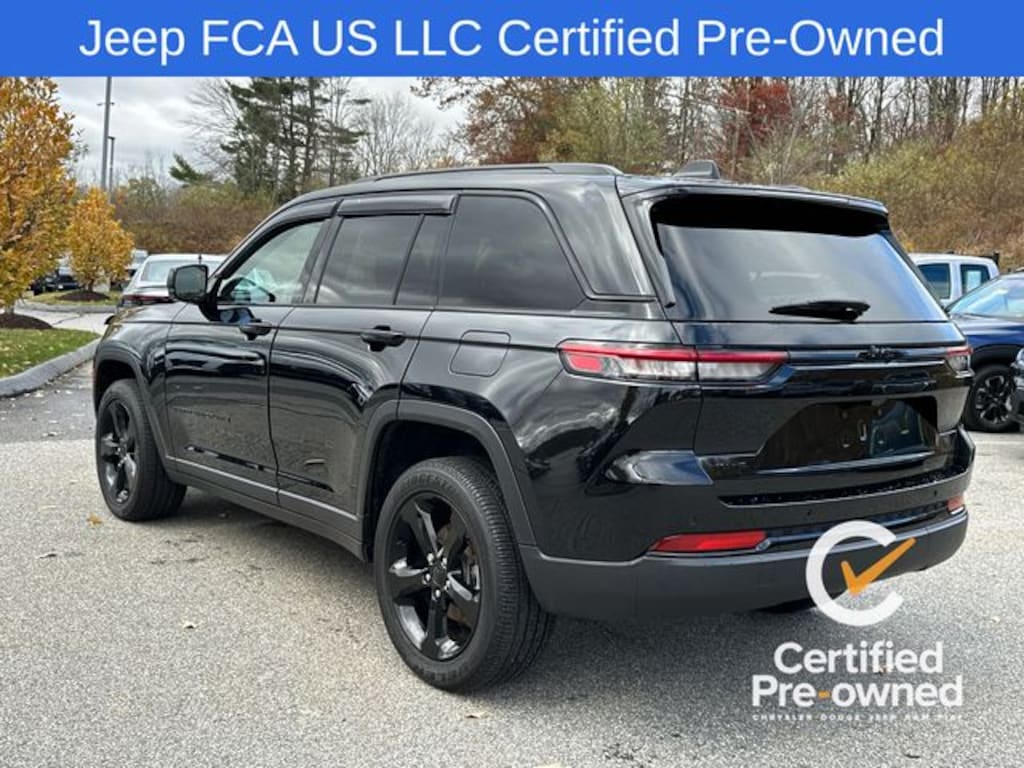 Used 2024 Jeep Grand Cherokee Laredo SUV