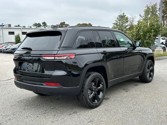 2025 Jeep Grand Cherokee Altitude photo 4