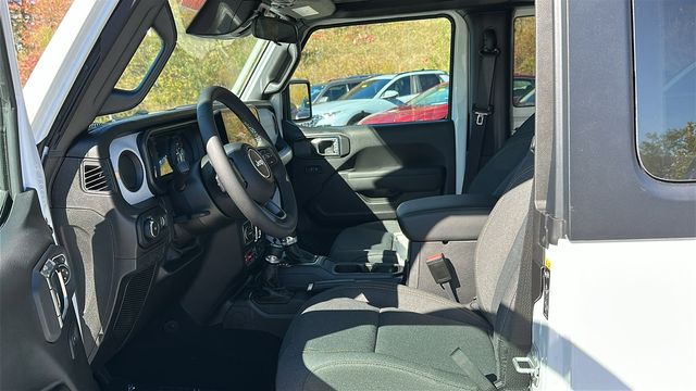 2026 Jeep Wrangler 2-Door Willys - Photo 11