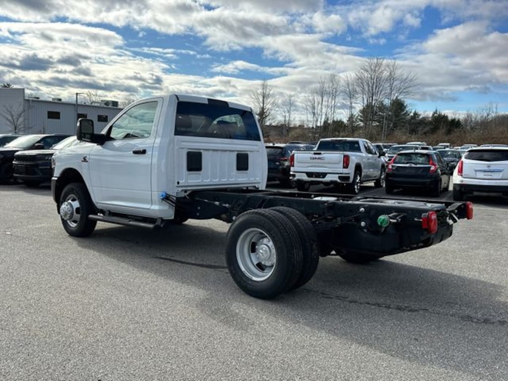 New 2024 Ram 3500 Chassis Cab 3500 TRADESMAN CHASSIS REGULAR CAB 4X4 60' CA Pickup