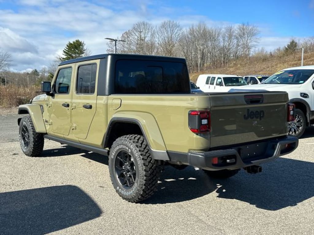 New 2026 Jeep Gladiator WILLYS 4X4 Pickup