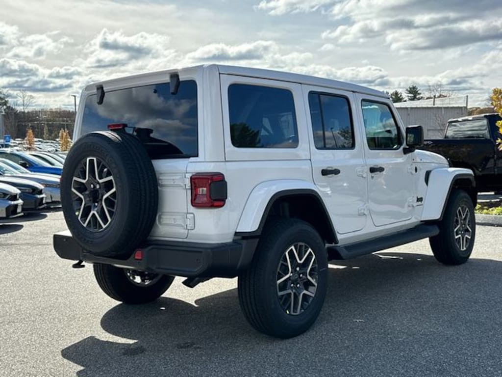 New 2026 Jeep Wrangler 4-DOOR SAHARA Sport Utility