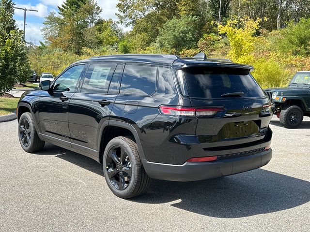 2025 Jeep Grand Cherokee Limited photo 2