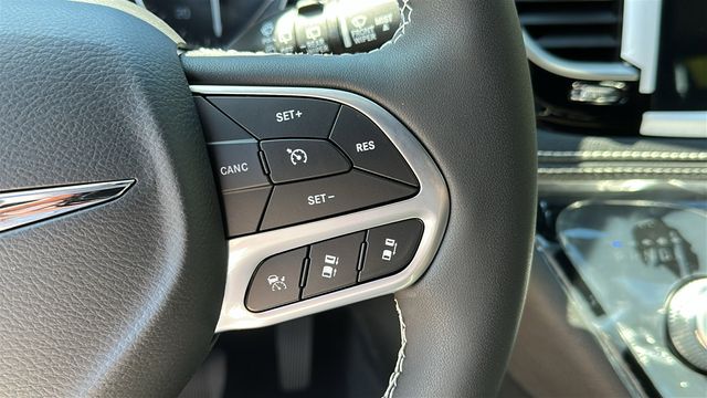 2026 Chrysler Pacifica Select - Photo 13