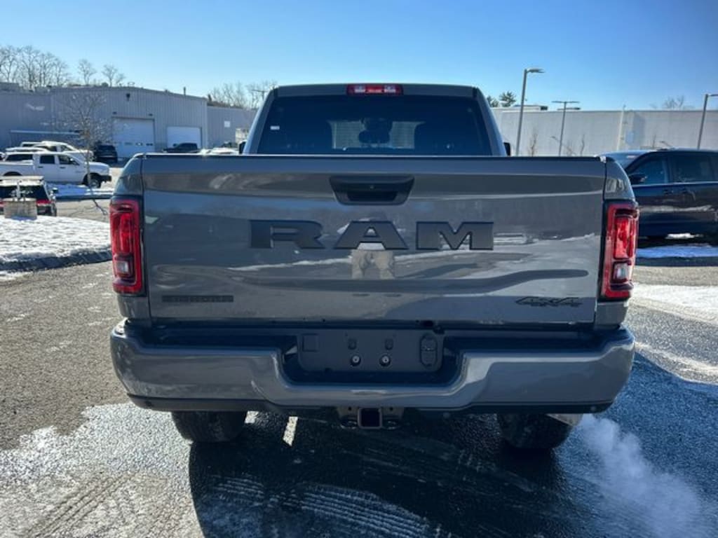 New 2026 Ram 2500 BIG HORN CREW CAB 4X4 6'4 BOX Pickup