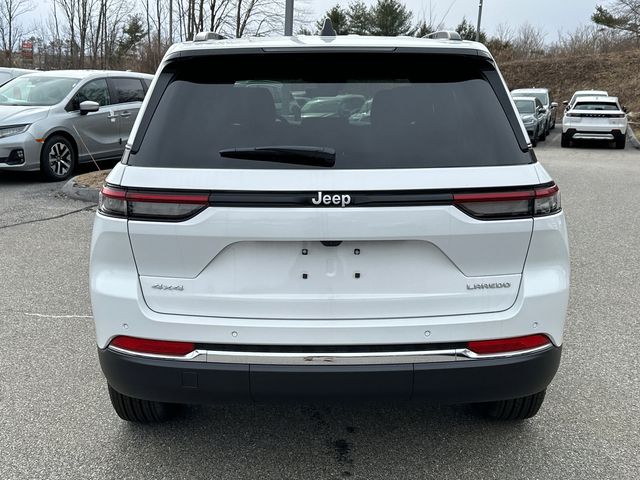 2025 Jeep Grand Cherokee Laredo photo 3