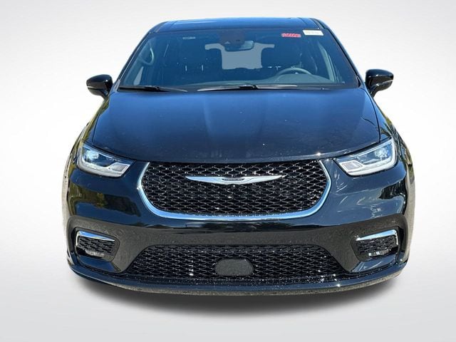 2026 Chrysler Pacifica Select - Photo 6