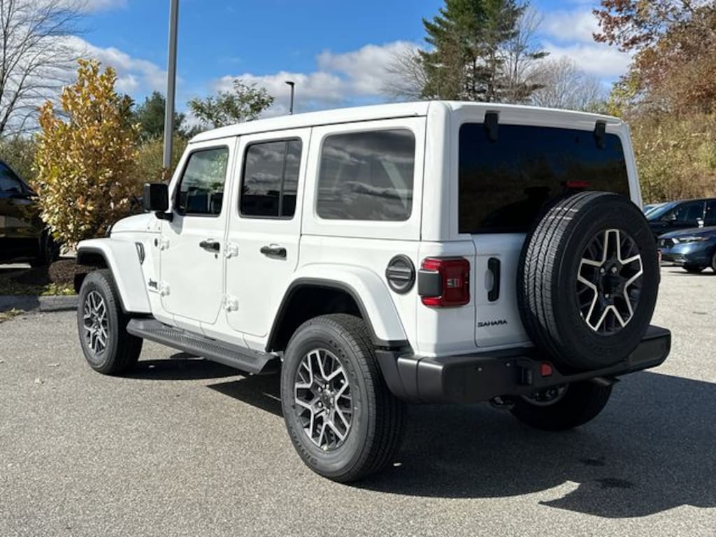 New 2026 Jeep Wrangler 4-DOOR SAHARA Sport Utility