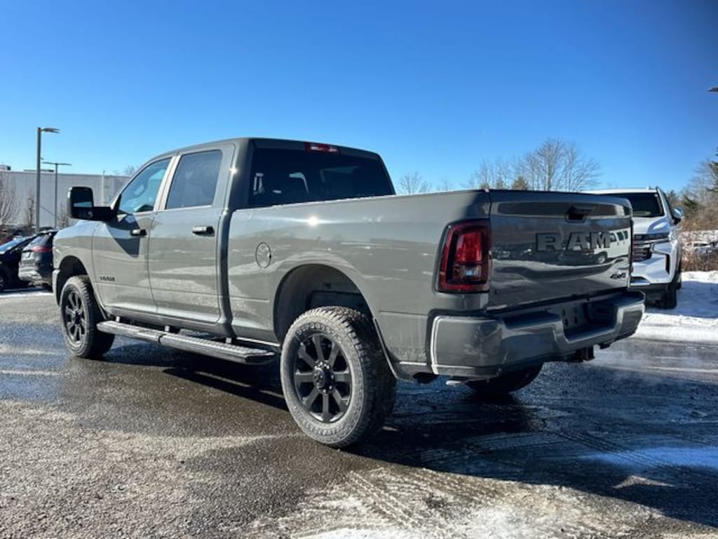 New 2026 Ram 2500 BIG HORN CREW CAB 4X4 6'4 BOX Pickup