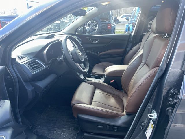 2024 Subaru Ascent Touring photo 3