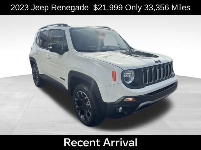 2023 Jeep Renegade Latitude photo 2