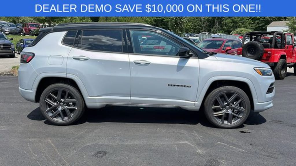 New 2024 Jeep Compass LIMITED 4X4 Sport Utility