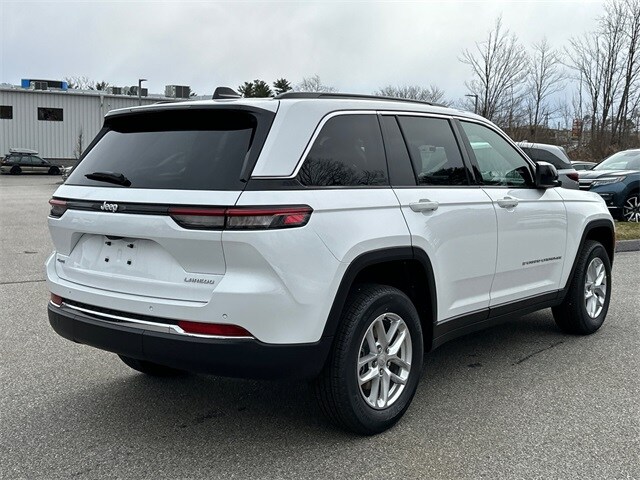 2025 Jeep Grand Cherokee Laredo photo 4