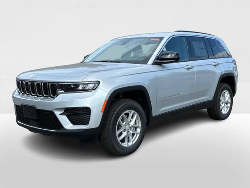 New 2025 Jeep Grand Cherokee LAREDO X 4X4 Sport Utility