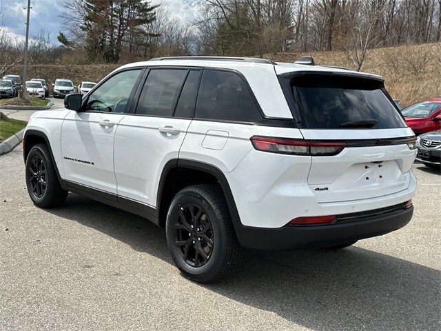 2025 Jeep Grand Cherokee Altitude photo 2