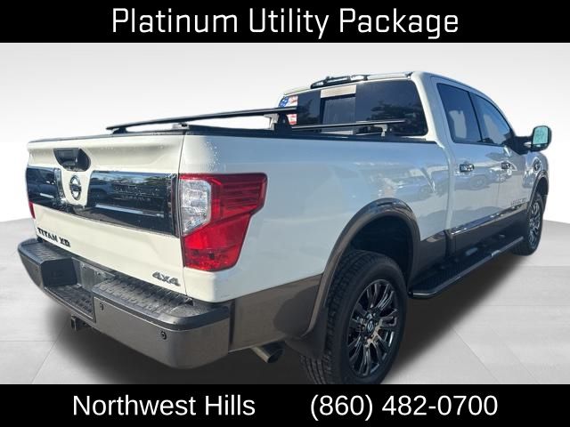 2018 Nissan Titan Platinum Reserve photo 4