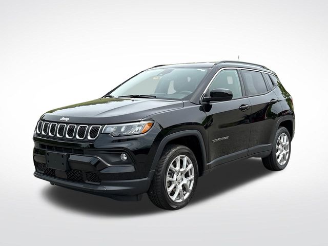 2023 Jeep Compass Latitude Lux 4X4's photo
