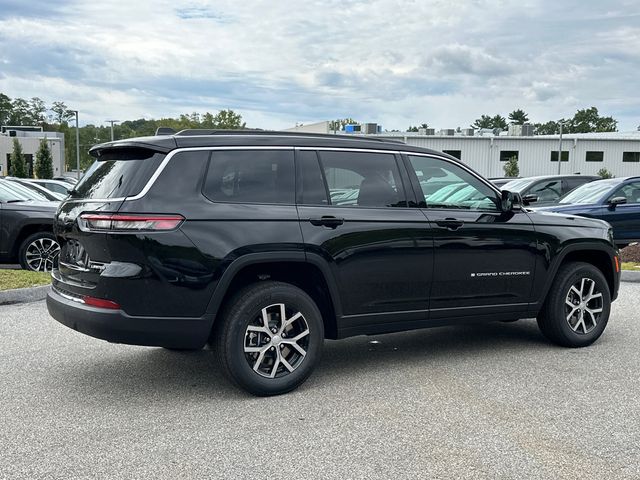 2025 Jeep Grand Cherokee Limited photo 3
