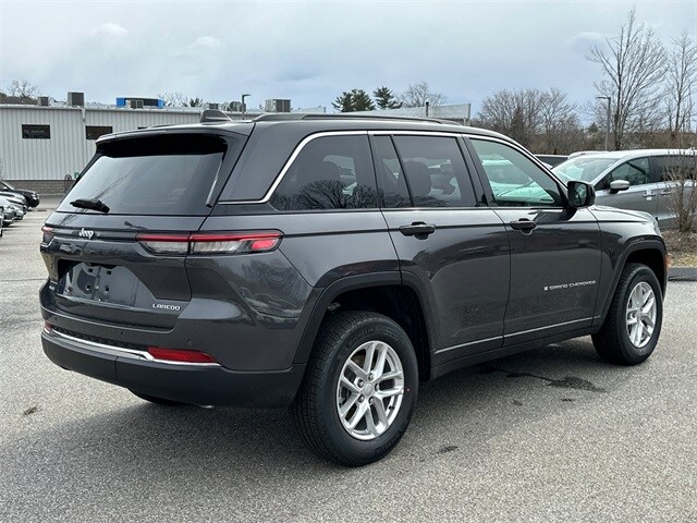 2025 Jeep Grand Cherokee Laredo photo 4