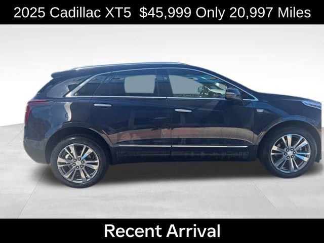 2025 Cadillac XT5 Premium Luxury photo 3