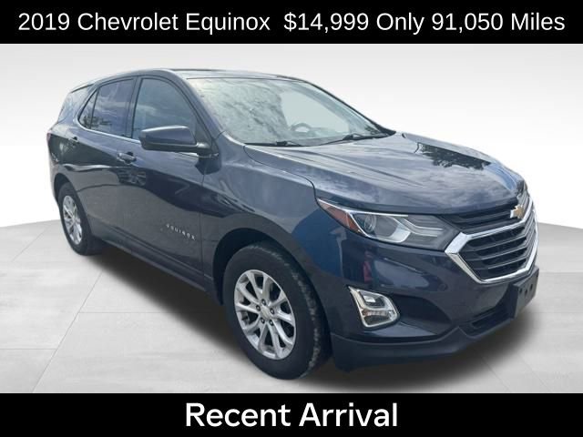 2019 Chevrolet Equinox LT photo 2