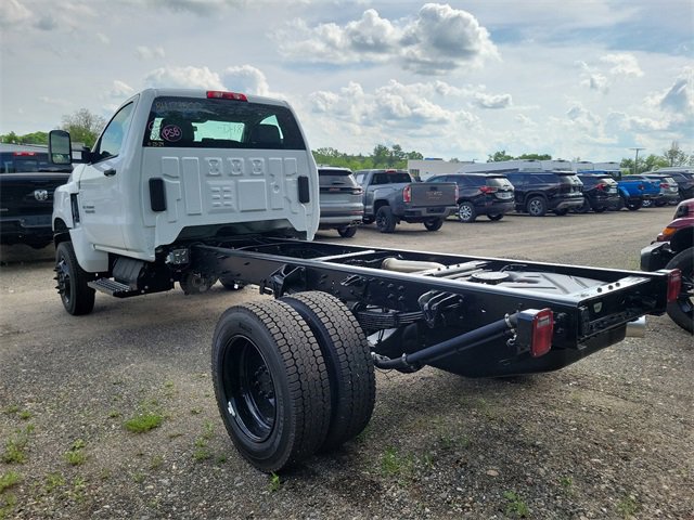 2024 Chevrolet Silverado 5500HD Work Truck photo 4