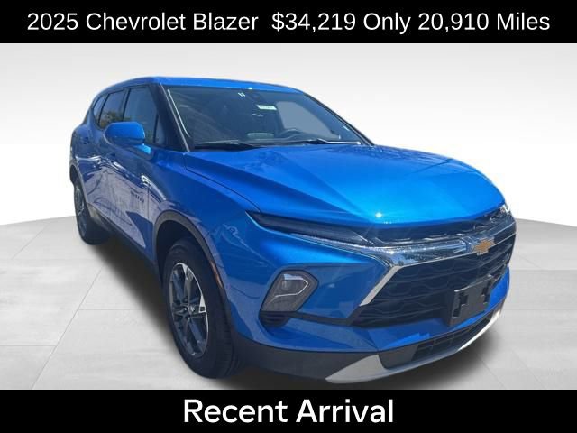 2025 Chevrolet Blazer 2LT photo 3