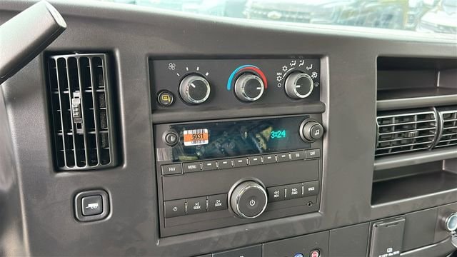 2025 Chevrolet Express Cargo Work Van - Photo 14