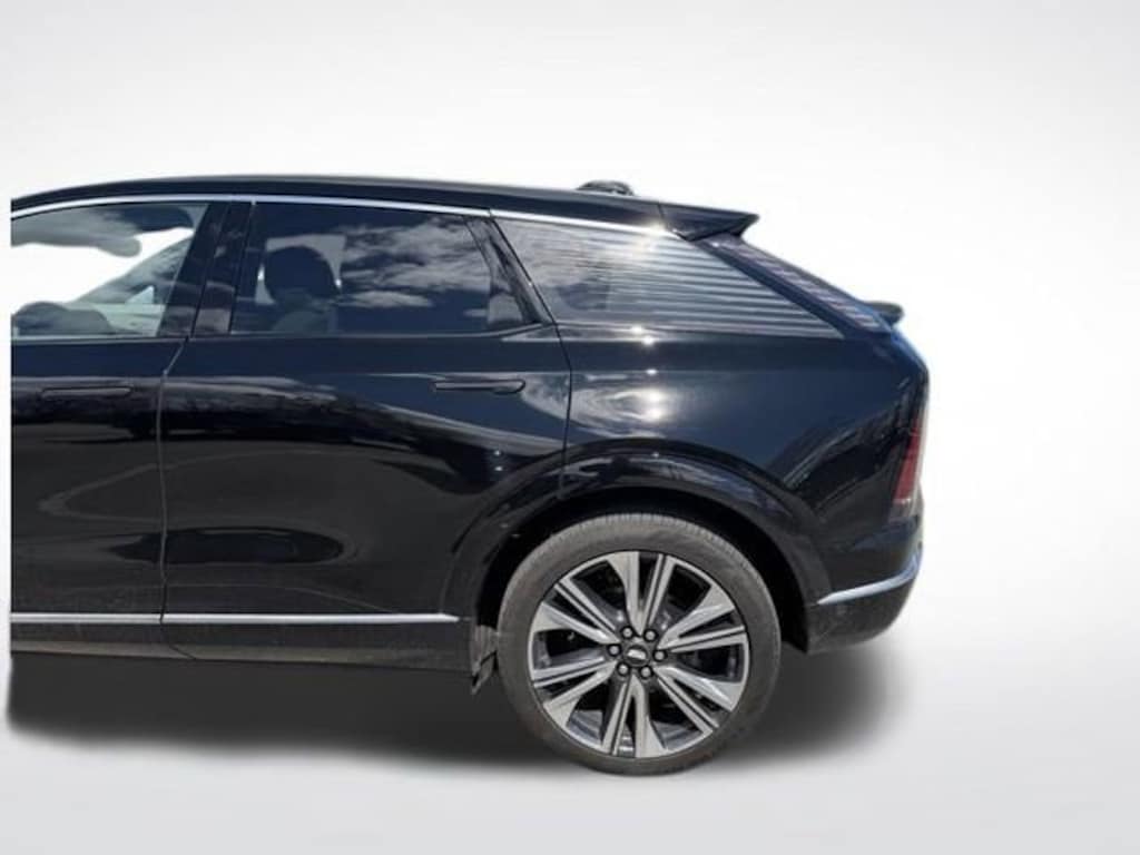 Used 2025 CADILLAC OPTIQ Luxury 2 SUV