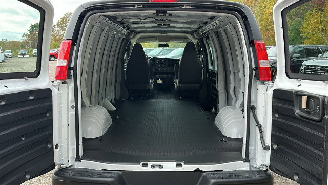 2025 Chevrolet Express Cargo Work Van - Photo 20