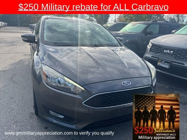 2015 Ford Focus SE photo 2