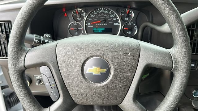 2025 Chevrolet Express Cargo Work Van - Photo 11