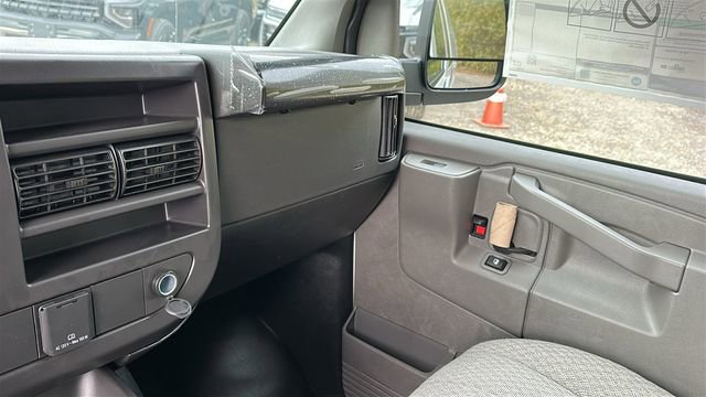 2025 Chevrolet Express Cargo Work Van - Photo 18