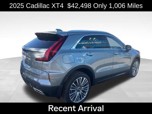 2025 Cadillac XT4 Premium Luxury photo 4