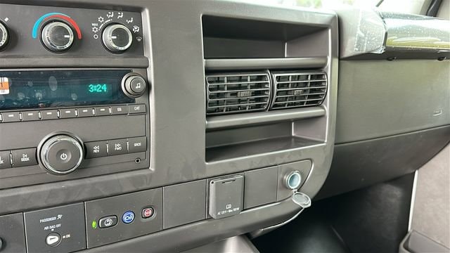 2025 Chevrolet Express Cargo Work Van - Photo 17