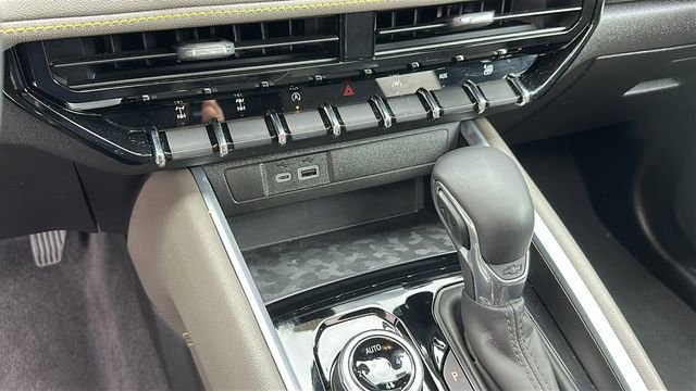 2024 Chevrolet Colorado ZR2 - Photo 18